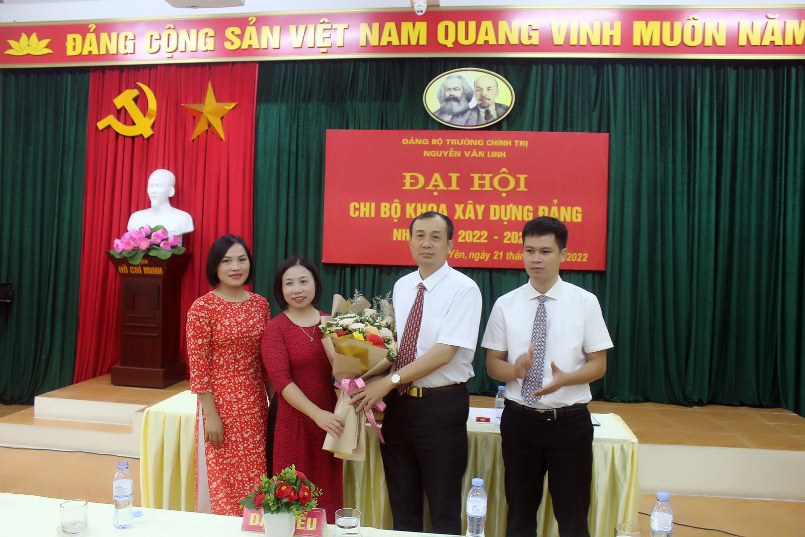 Đại hội chi bộ khoa Xây dựng Đảng trường chính trị Nguyễn Văn Linh nhiệm kỳ 2022-2025