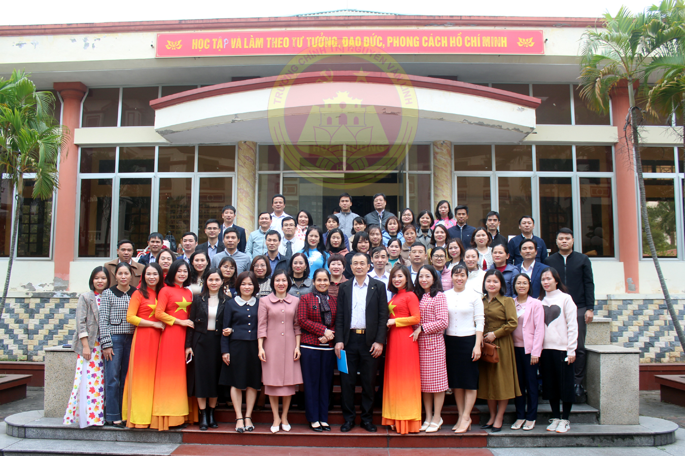 Bế giảng lớp Trung cấp lý luận chính trị hệ không tập trung KA-10 (2021-2022) tại trường Chính trị Nguyễn Văn Linh