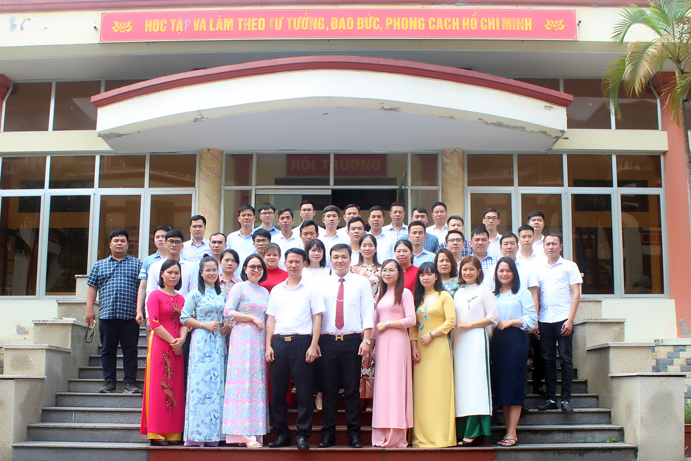 Chào mừng kỷ niệm 133 năm ngày sinh Chủ tịch Hồ Chí Minh, trường Chính trị Nguyễn Văn Linh tổ chức khai giảng lớp Trung cấp lý luận Chính trị hệ tập trung K02 năm 2023