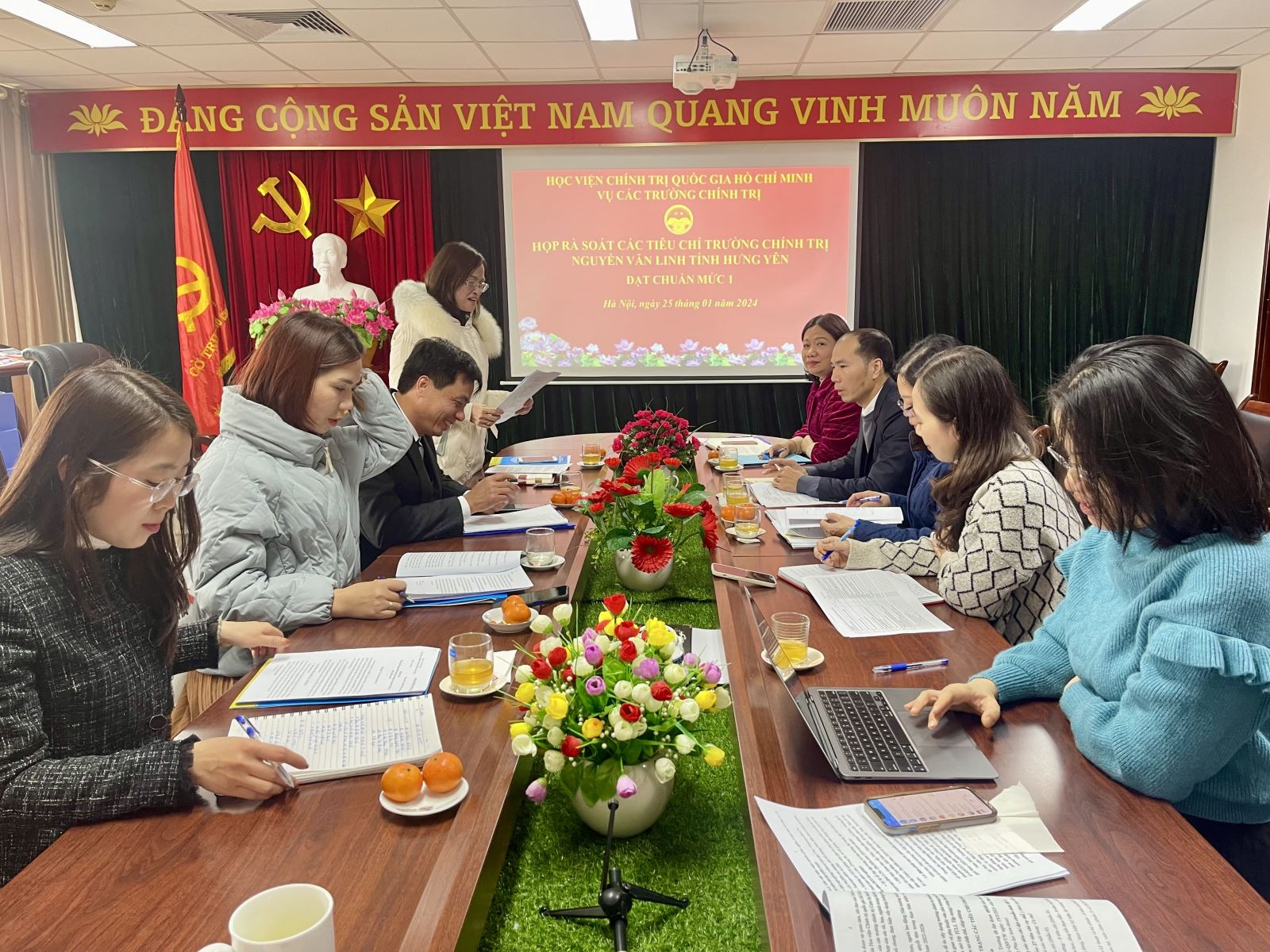 Trường chính trị Nguyễn Văn Linh làm việc với Vụ Các trường chính trị rà soát các tiêu chí đạt chuẩn mức 1