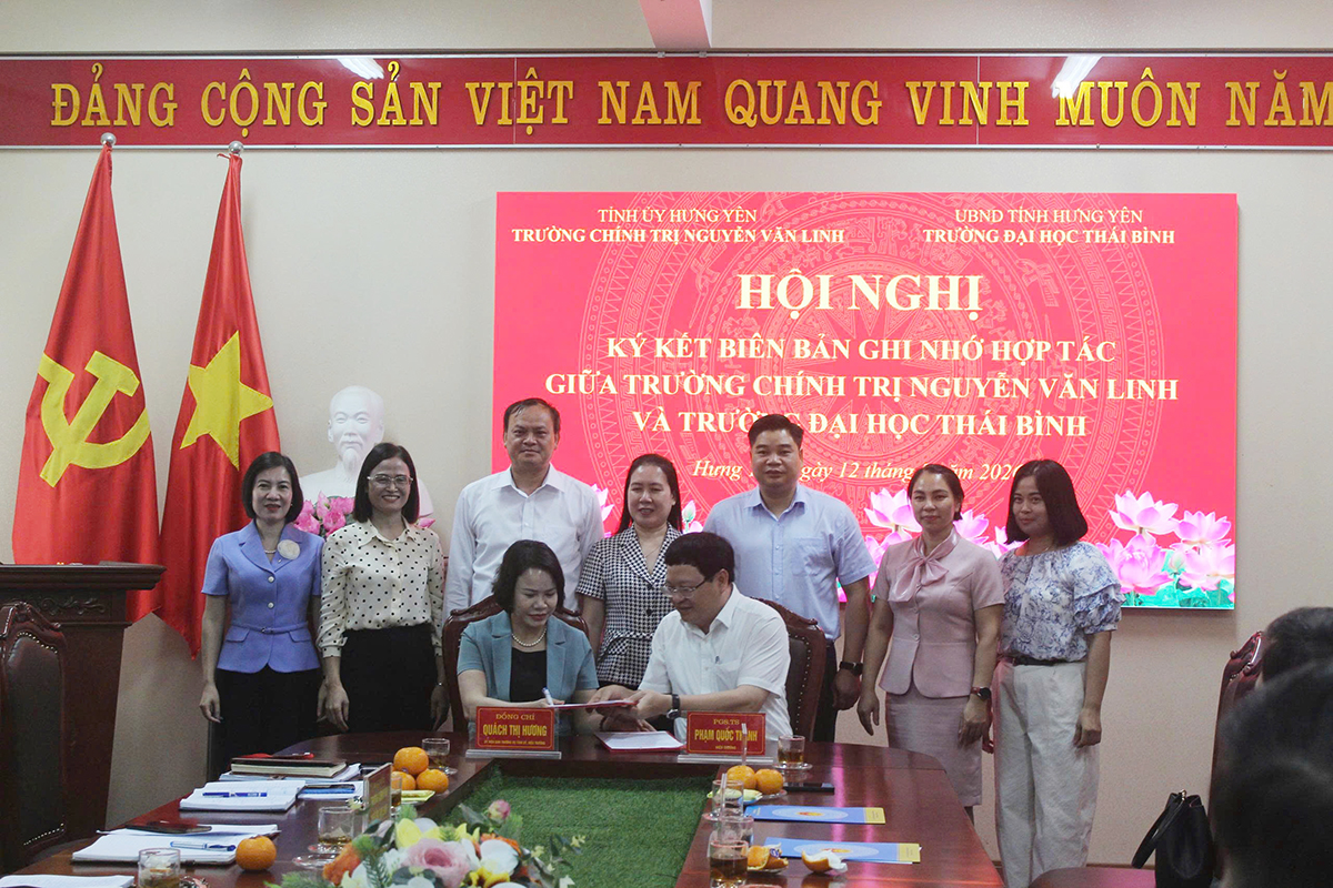 Ký kết biên bản ghi nhớ hợp tác giữa Trường Chính trị Nguyễn Văn Linh và Trường Đại học Thái Bình