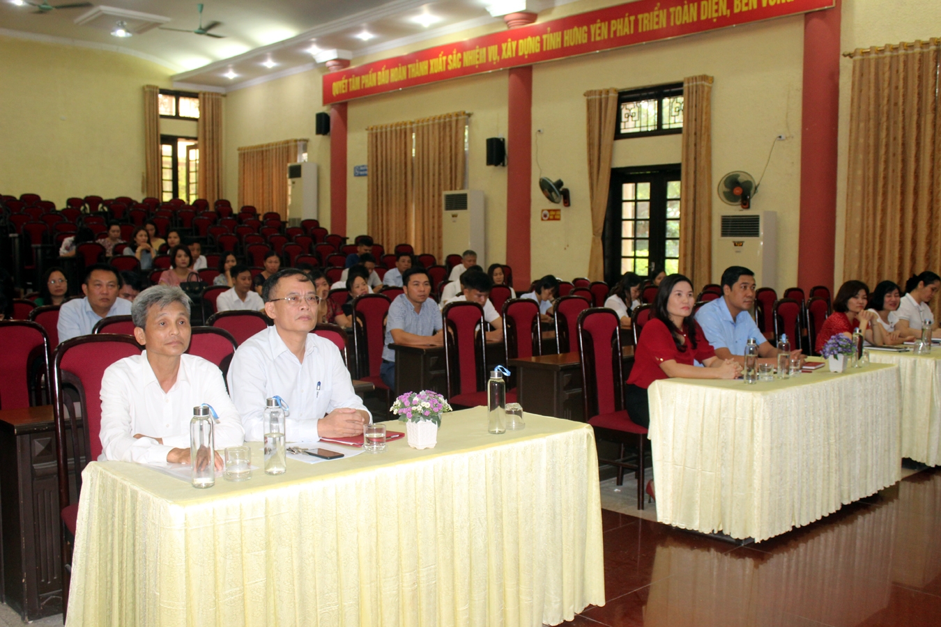 Khai giảng lớp Trung cấp LLCT - HC Hệ không tập trung K98 (2020 - 2021) thành phố Hưng Yên