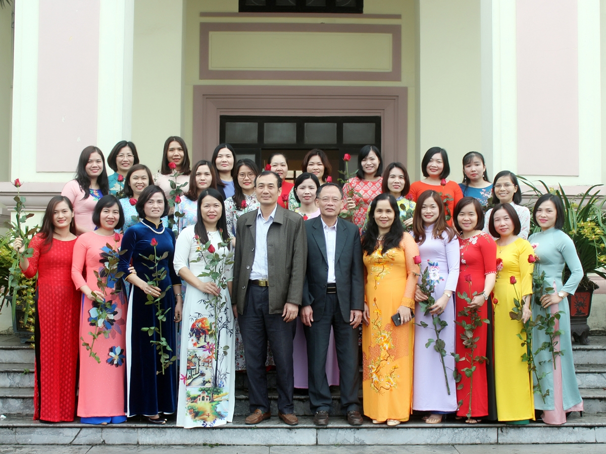 Nữ công Trường Chính trị Nguyễn Văn Linh với phong trào  “Phụ nữ tích cực học tập, lao động sáng tạo, xây dựng gia đình hạnh phúc”
