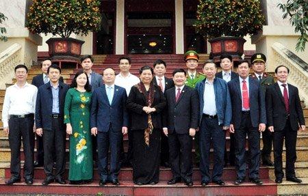 Phó Chủ tịch Thường trực Quốc hội Tòng Thị Phóng làm việc tại Hưng Yên