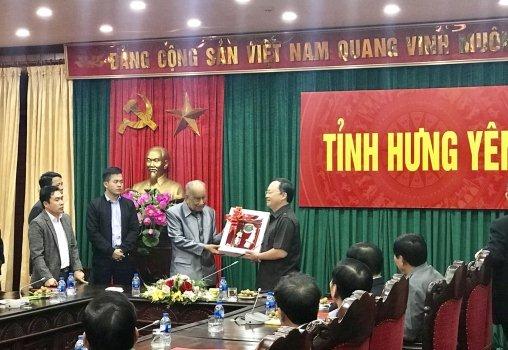 Nguyên Chủ tịch nước Cộng hòa Dân chủ Nhân dân Lào Khăm-tày Xi-phăn-đon đến thăm và làm việc tại tỉnh Hưng Yên