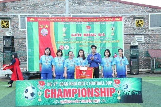 Đội bóng nữ của Chi đoàn giành giải Ba - Giải bóng đá Đoàn Khối Các cơ quan tỉnh lần thứ IX