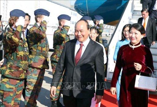Thủ tướng Nguyễn Xuân Phúc đến Brussels, bắt đầu tham dự ASEM 12