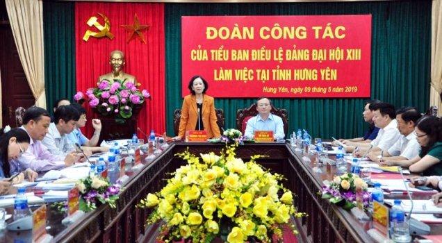 Đồng chí Trưởng ban Dân vận Trung ương Trương Thị Mai cùng Đoàn công tác của tiểu ban Điều lệ Đảng Đại hội XIII làm việc tại tỉnh