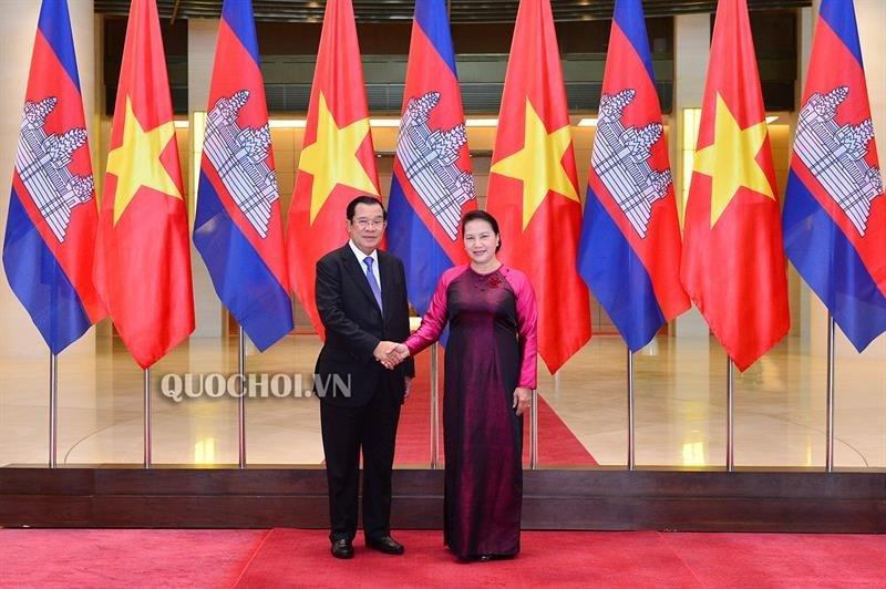 Chủ tịch Quốc hội Nguyễn Thị Kim Ngân hội kiến Thủ tướng Vương quốc Campuchia