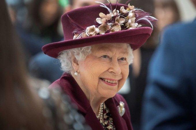 Nữ hoàng Elizabeth II kêu gọi người dân chiến thắng COVID-19