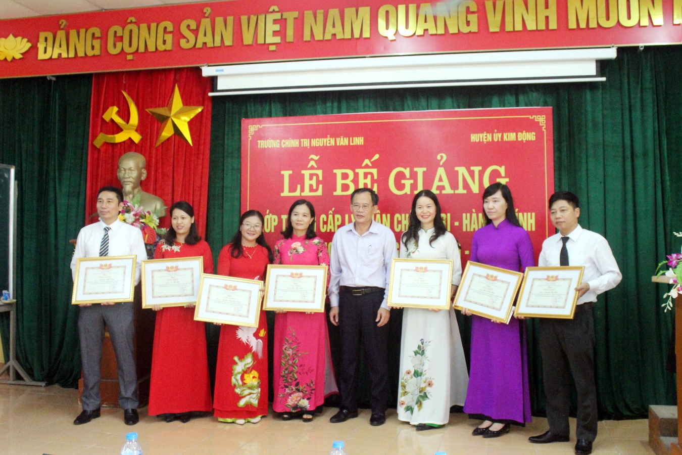Bế giảng Lớp Trung cấp lý luận Chính trị - Hành chính hệ không tập trung K85  (2019 – 2020) tại huyện Kim Động